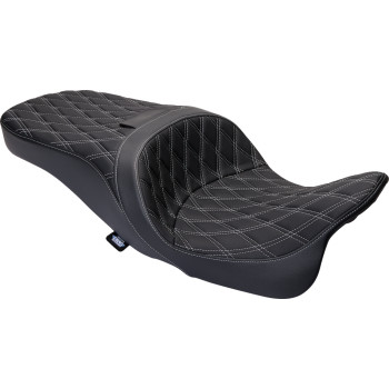 Freedom Seat – Vinyl Double Diamond Silver Stitch (FLH ’09-’23)